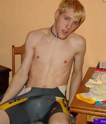 Boys Sportoutfit Twink Tube 611f82b1919e6.jpeg