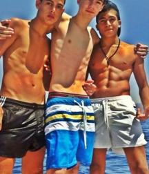 Summer Boys 5888f94c1ca7b.jpg