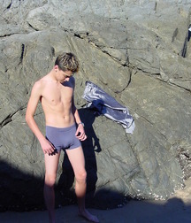 Boy by himself 5890b70671831.jpg