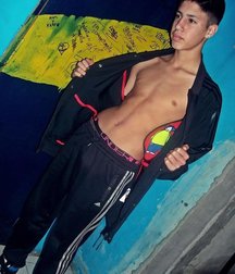 Boys Something On 58a9f7330c87e.jpg