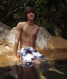 Boys sexy 1 58ab3c40c5c3a.jpg