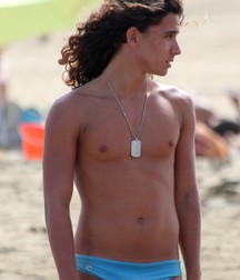 Boys Beach 3 58cd5151d2012.jpg