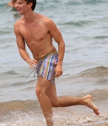 Only Cute Boys 58d2a7149c00e.jpg