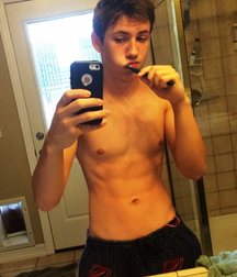 Boys No Top 2 58e109b1ddcd3.jpg