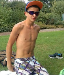 Boys No Top 2 58e109cfccd3d.jpg