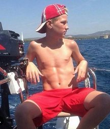 Boys No Top 2 58e109dbd4114.jpg