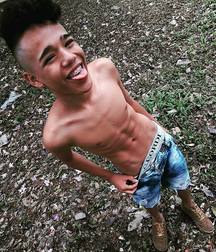 Boys No Top 2 58e109e2684e7.jpg