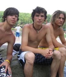 Boys are cute 58e7f3a4a956e.jpg