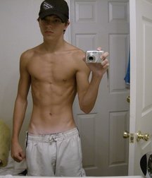 Boys are cute 58e7f3ae52b15.jpg