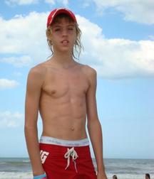 Boys are cute 58e7f3b291adb.jpg