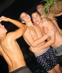 Boys are cute 58e7f3c6eedfd.jpg