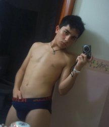 Boys are cute 58e7f3d318752.jpg