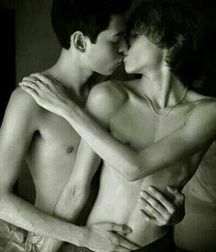 Boys kissing 58ee5e950da22.jpg