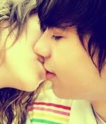 Boys kissing 58ee5ea917113.jpg