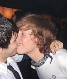 Boys kissing 58ee5eb205ddc.jpg