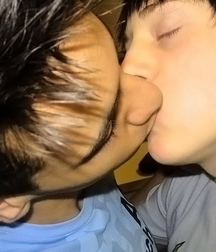 Boys kissing 58ee5eb5d7fe4.jpg