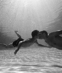 Boys kissing 58ee5ec100baa.jpg