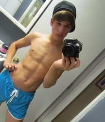 Boys cute 4 58ee678cde878.jpg