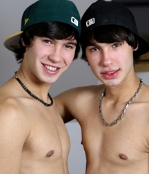 Boy Aston Twins 5935aa93023d9.jpg