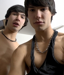 Boy Aston Twins 5935aa9526096.jpg