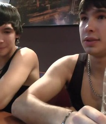 Boy Aston Twins 5935aa9e8d47d.jpg