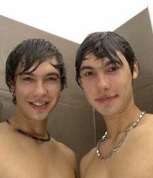 Boy Aston Twins 5935aab7a1d8b.jpg