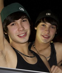 Boy Aston Twins 5935aac69dbe9.jpg