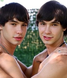 Boy Aston Twins 5935aadaa0200.jpg