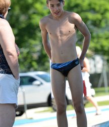 Boys Diving 597a19562e1cc.jpg