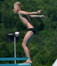 Boys Diving 597a19811ce9b.jpg