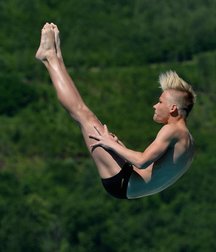Boys Diving 597a19822e2aa.jpg