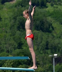 Boys Diving 597a198ce617f.jpg