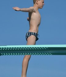 Boys Diving 597a198fcb471.jpg
