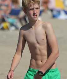Boys Sexy Cute 597e0fe6ef698.jpg