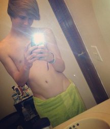 Boys Hot  5988cee6f2f0e.jpg