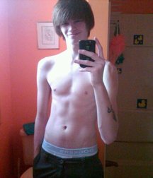 Boys Nude For us 598f3a3b50eff.jpg