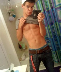 Boys Nude For us 598f3a42e4578.jpg