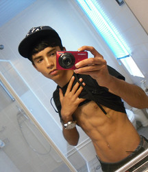 Boys Nude For us 598f3a5fda200.jpg