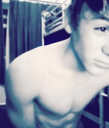 Boys Nude For us 598f3a733bb3d.jpg