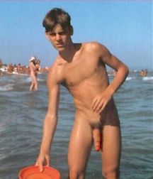 Boys naked + Hard 2 59aef9256bce5.jpg