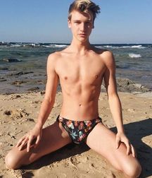 Boys Sweet Boys 5a357aa43b834.jpg