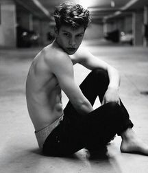 Boys The Best Black & White Pics 5ab0065d0886c.jpg