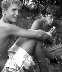 Boys The Best Black & White Pics 5ab006a07ef76.jpg