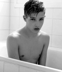 Boys The Best Black & White Pics 5ab006a4c3cfb.jpg