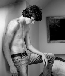 Boys The Best Black & White Pics 5ab006cfb1910.jpg