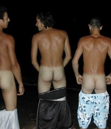 Boys All For Us 5ada2d4e9367a.jpg