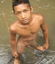 Boy Alone 5b16f13fe9210.jpg