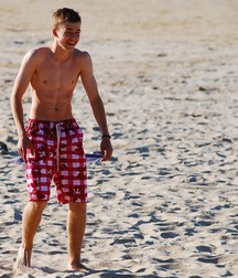 Boys & Boys  5b2d53d070f4c.jpg