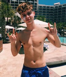 Twinks shirtless gay tube 5f26f78757943.jpg
