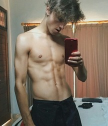 Cute & sexy guys 5b9b2e30cbddb.jpg